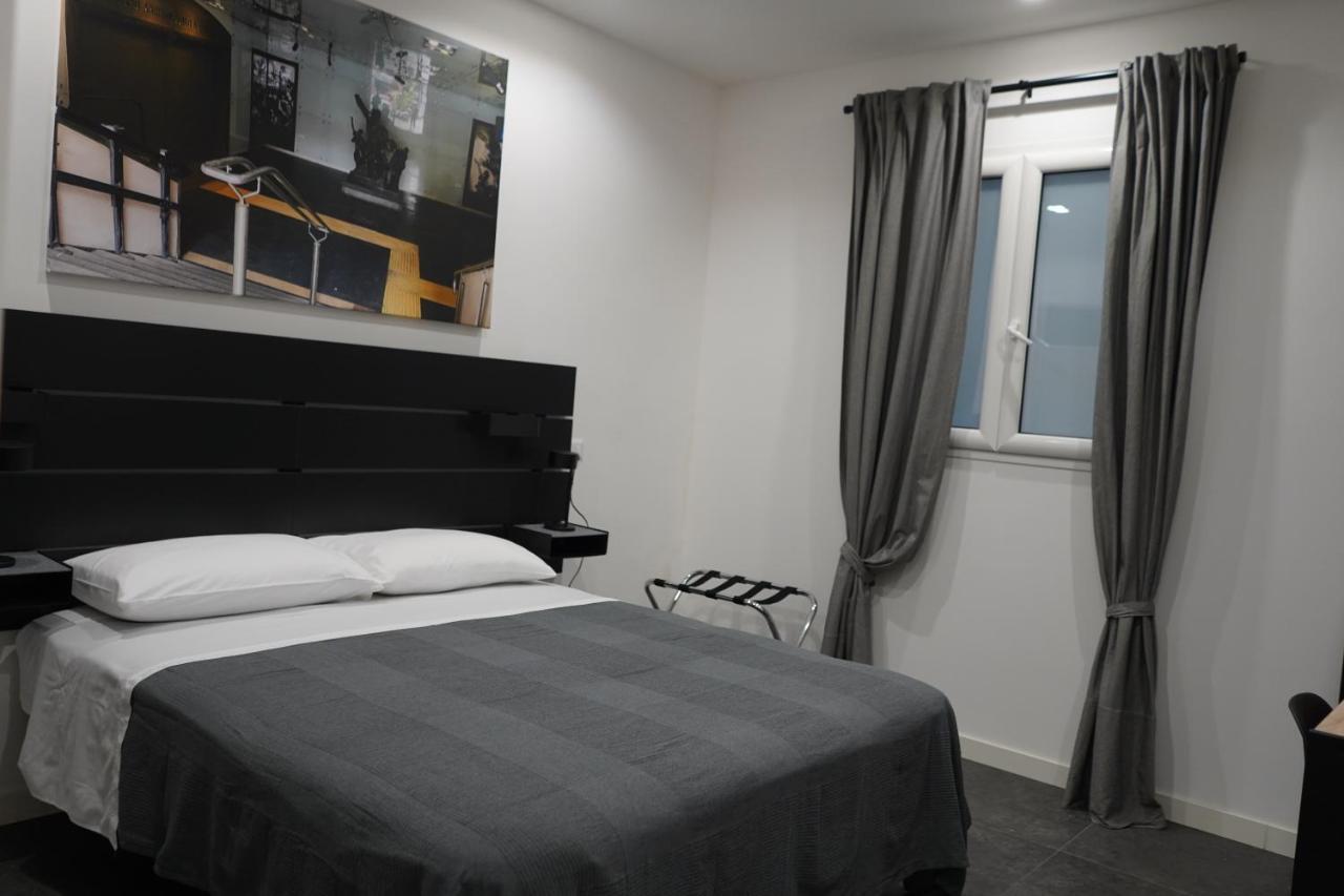 Bed and Breakfast Dimora Metro Santacroce Napoli Esterno foto